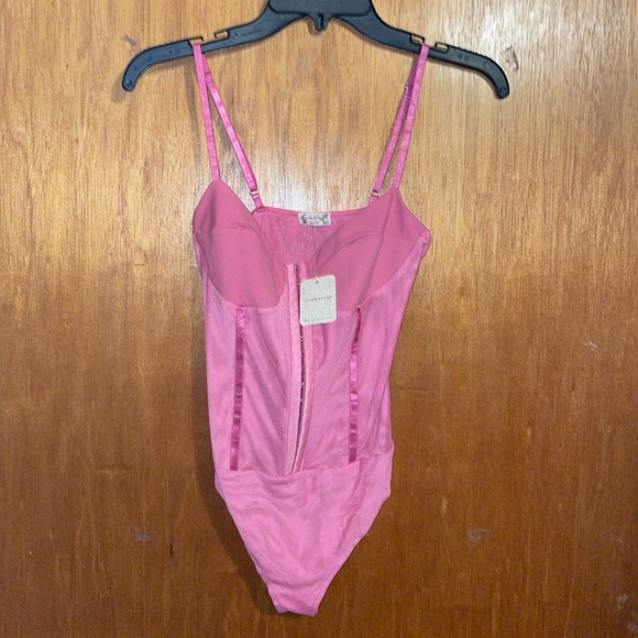 •FREE PEOPLE INTIMATELY•NWT LUCKY PINK NIGHT RHYTHM CORSET STYLE BODYSUIT  SMALL - Picture 5 of 12